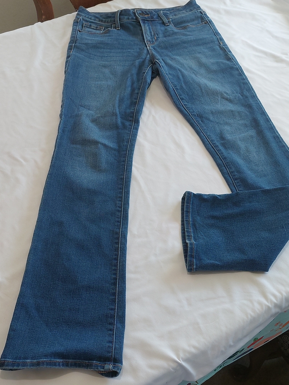 Old Navy Women's Blue Flare Jeans.Size O Legnth Is Around 31 "